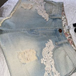 High Waisted Shorts with Lace Detail Forever 21